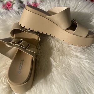 Soda Women's Tan Platform Sandals